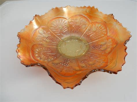 Sangamon Chicago, IL 60642 United States Located in Chicago, Rivich Auction is an international auction house serving bidders and consignors from all over the world. . Fenton uranium glass bowl
